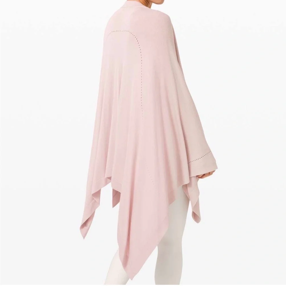 Lululemon Open Mind Wrap - Porcelain Pink Size OS  like New